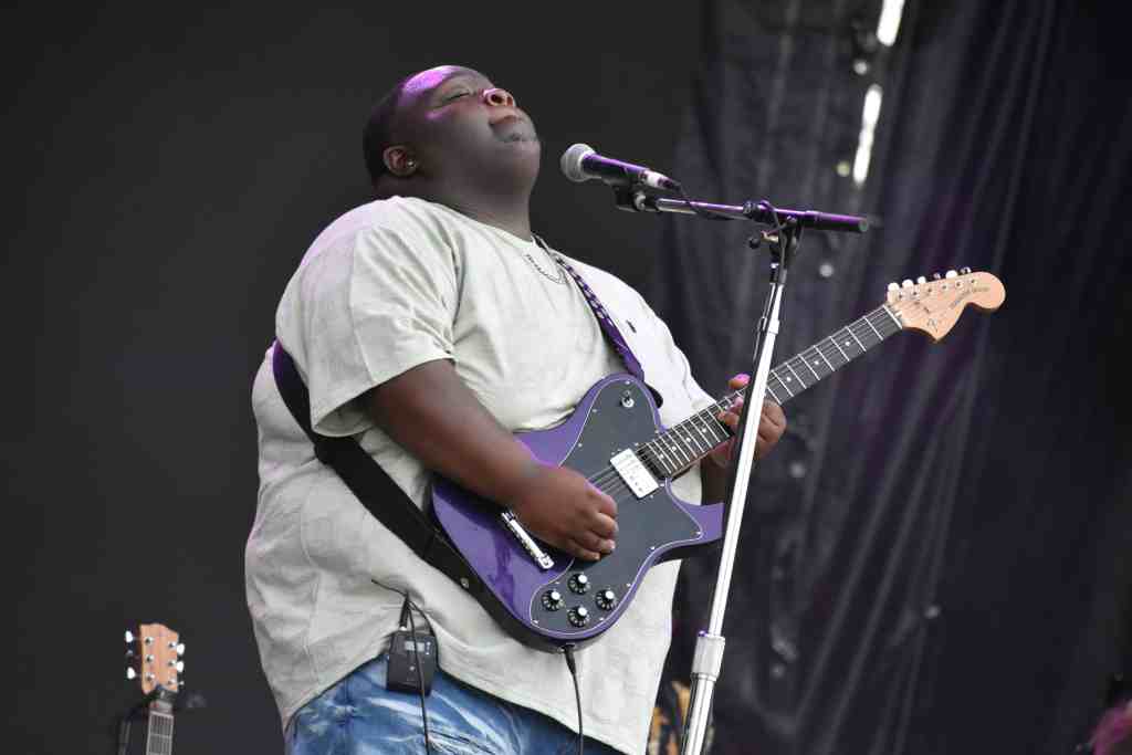 Kingfish Ingram playing guitar