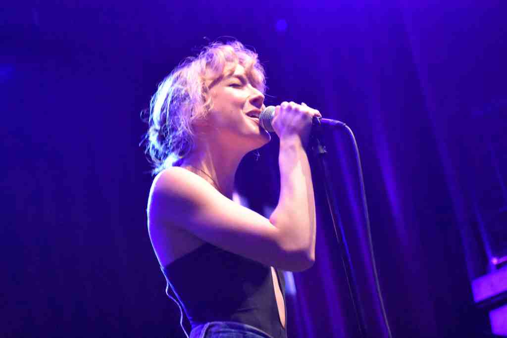 Raffaella singing in Nashville