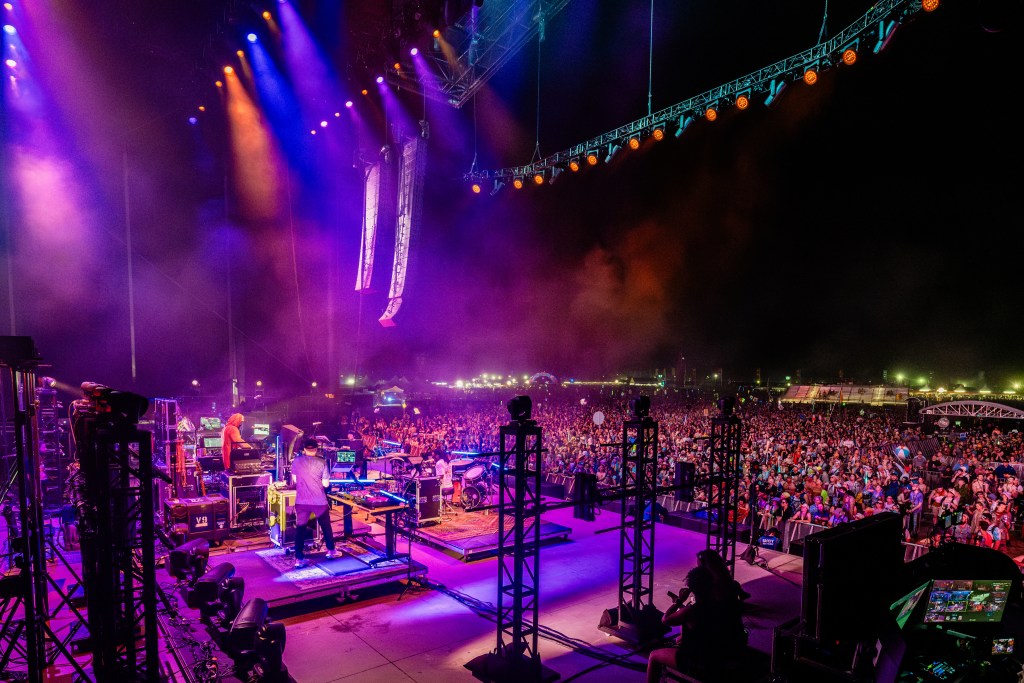 Pretty Lights by Taylor Regulski 