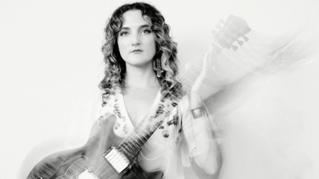 Madeline Hawthorne Artist Photo (1)