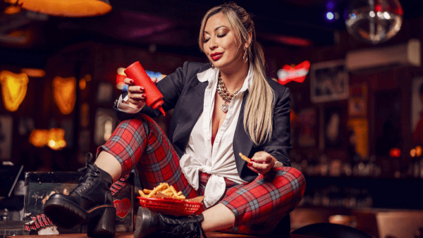 Singer Nardia Artist Profile Photo