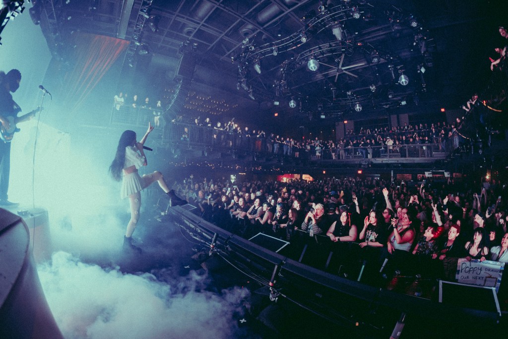 Poppy performing in front of Nashville Brooklyn Bowl crowd - Credit Alana Lopez