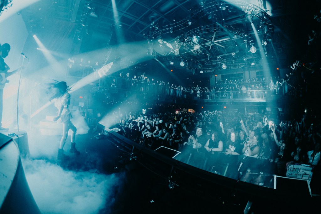Poppy with crowd at Brooklyn Bowl Nashville - Credit Alana Lopez