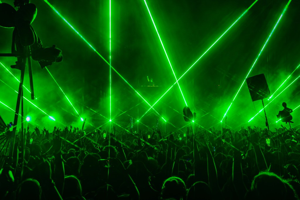 Dom Dolla Photo by Taylor Regulski for Bonnaroo 2025