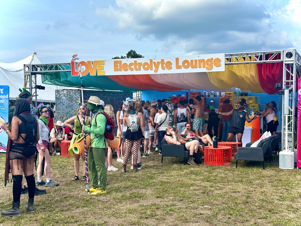 Fans at the Electrolyte Lounge at Bonnaroo 2025