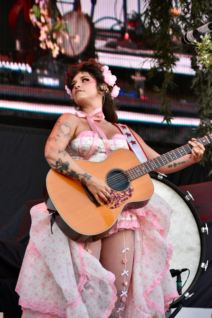 Sierra Ferrell playing guitar at Hinterland Music Festival 2025
