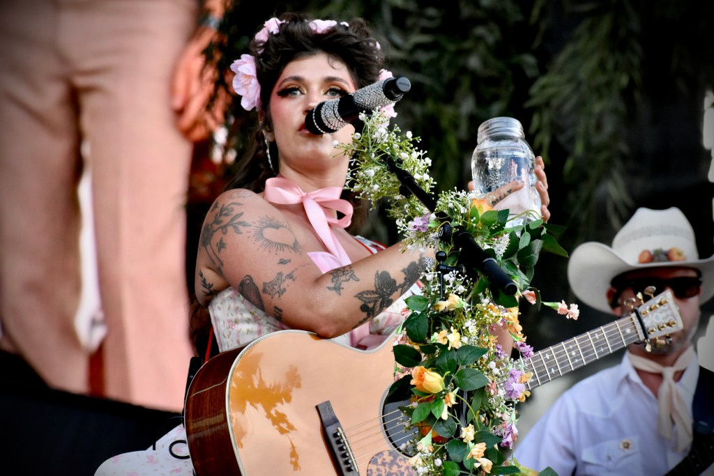 Sierra Ferrell reminding people to stay hydrated at Hinterland Music Festival 2025