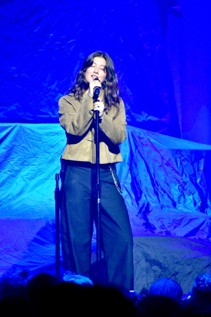 Jade LeMac Singing At The Pinnacle In Nashville