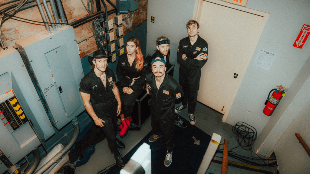 Happy Landing Band Photo – Credit Mark Shur