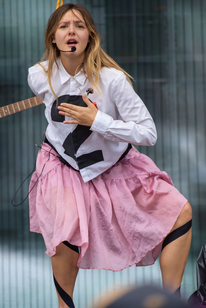 Dora Jar performing at Bonnaroo 2026