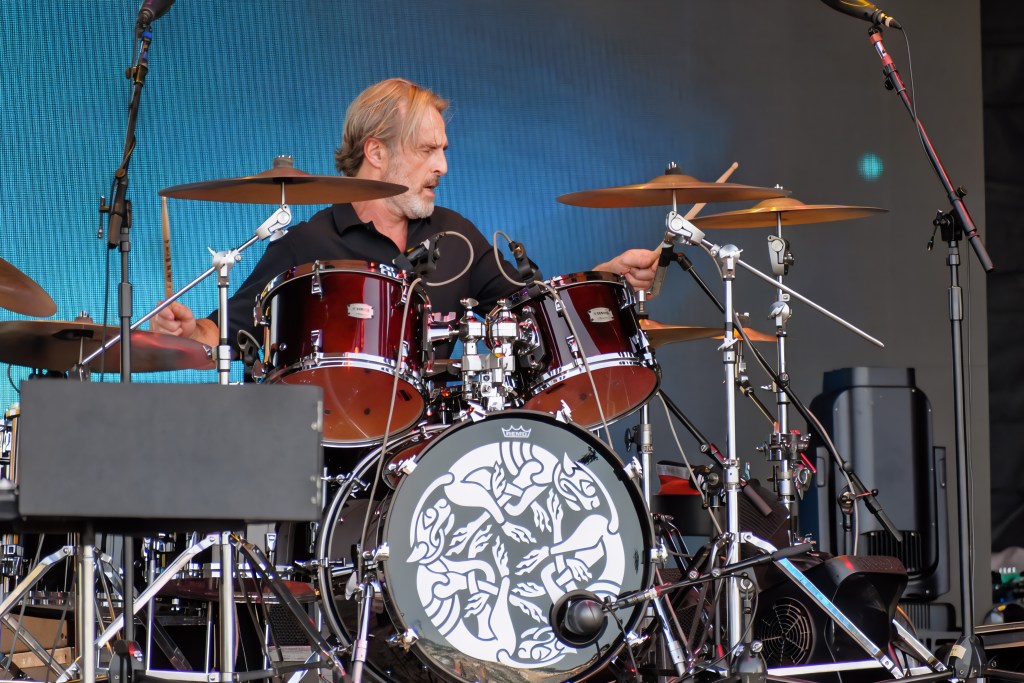 Blues Traveler performing at Bonnaroo 2026
