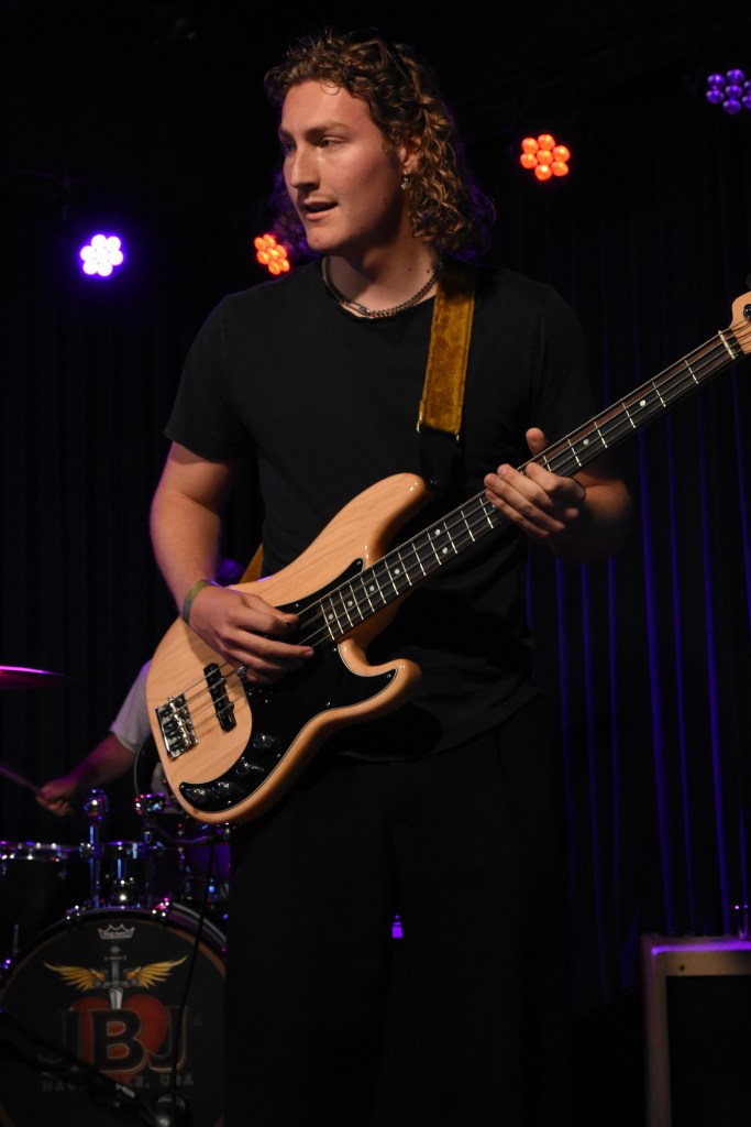 Common People playing at rocknite Nashville at JBJ's Nashville