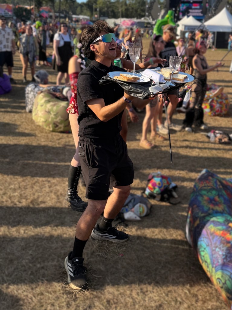 Scenes from the crowd at Heyz at Hulaween 2026